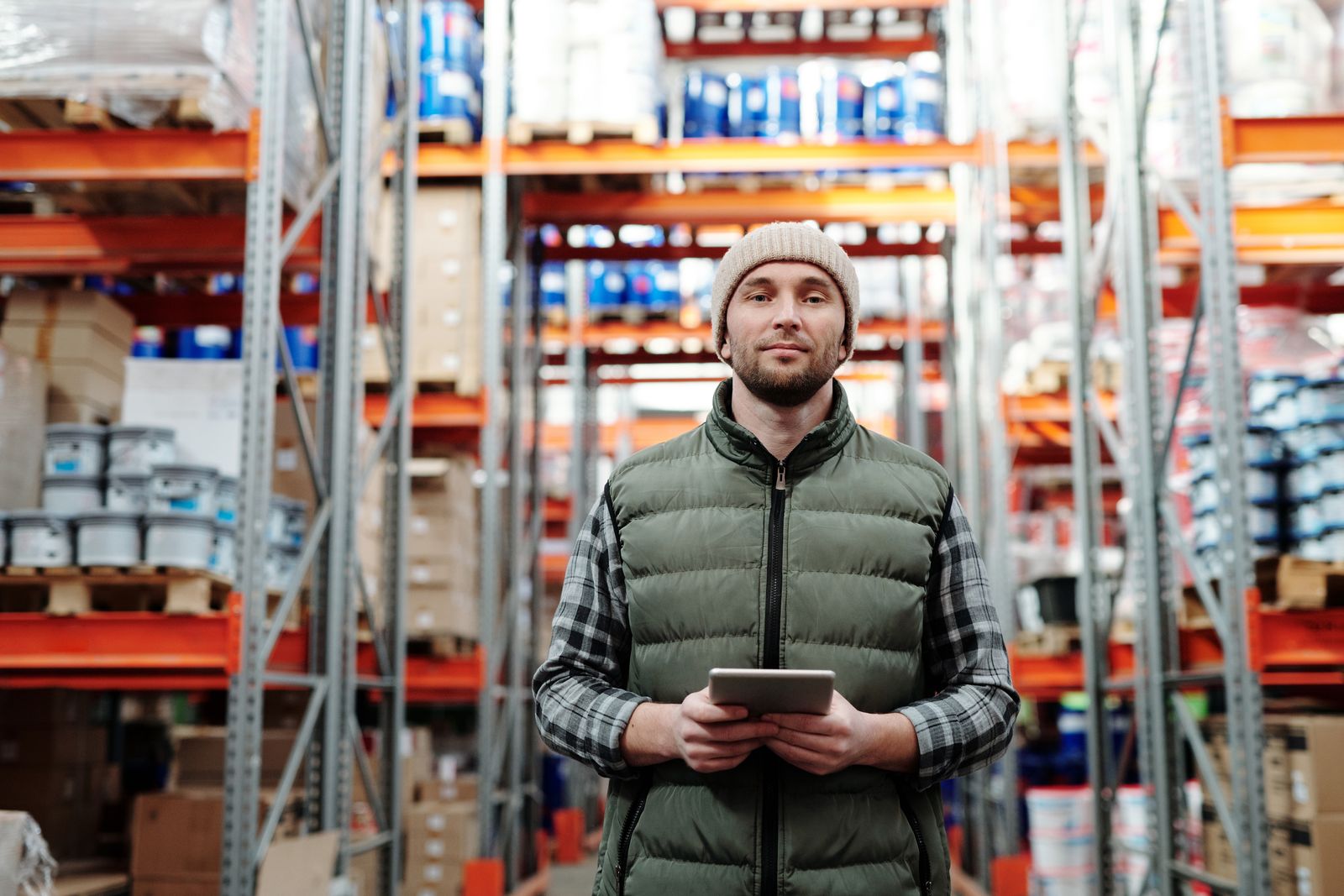 Warehouse logistics coordination for apparel shipment preparation